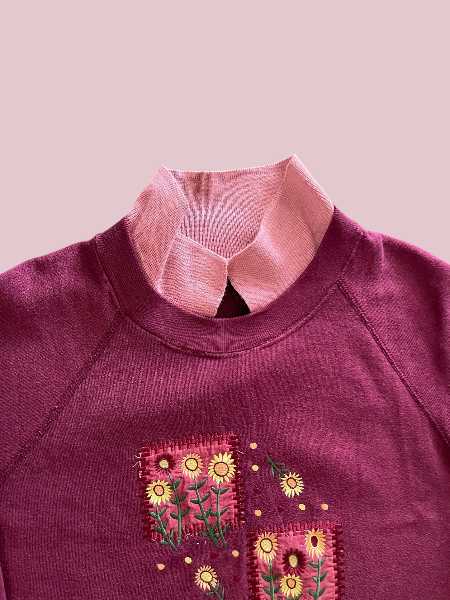 VINTAGE EMBROIDERED FLOWER CREWNECK (L)