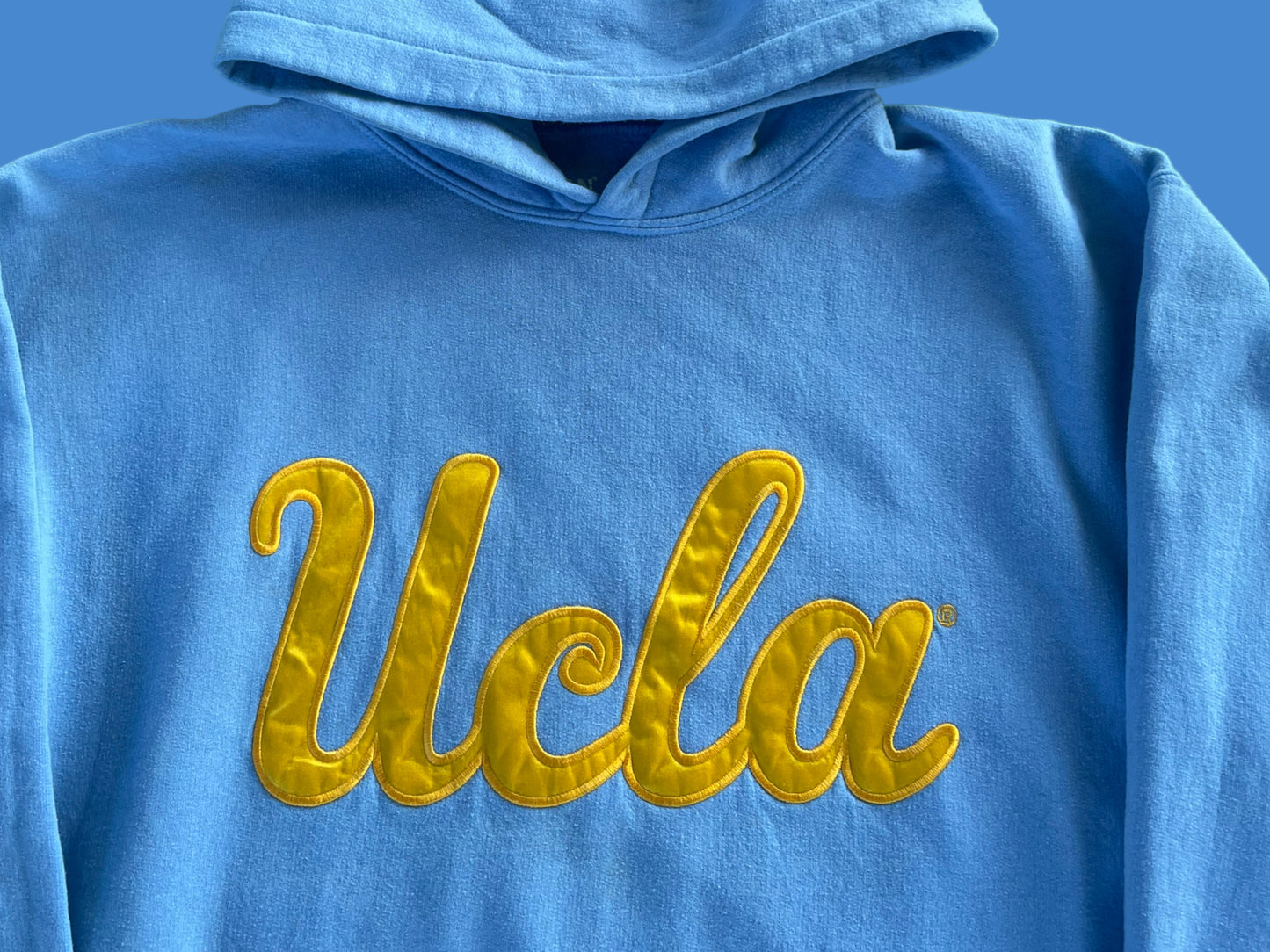 VINTAGE EMBROIDERED UCLA HOODIE (M)