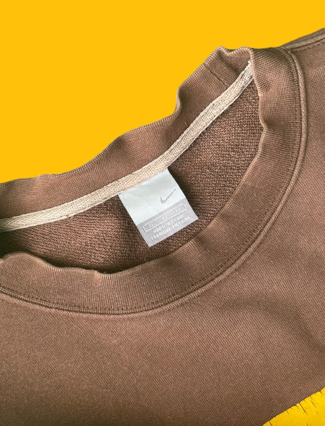 VINTAGE BROWN NIKE CREWNECK (M/L)