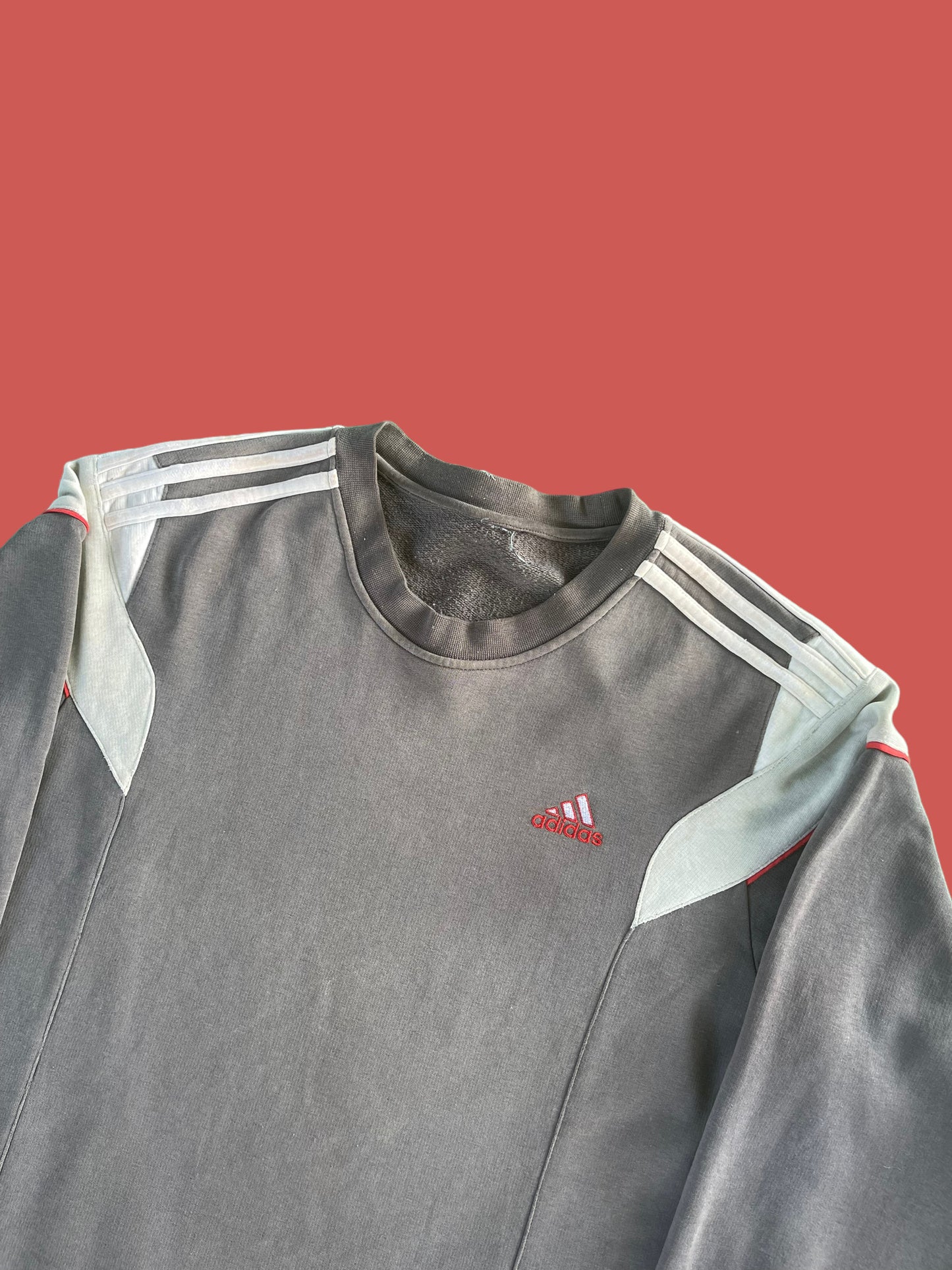 VINTAGE ADIDAS CREWNECK (L)