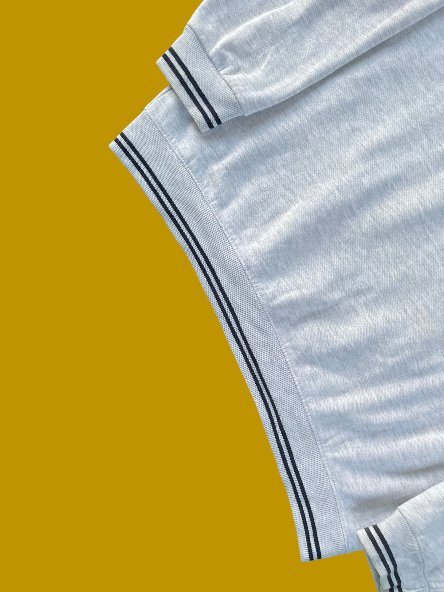 VINTAGE EMBROIDERED MICKEY CREWNECK (M/L)