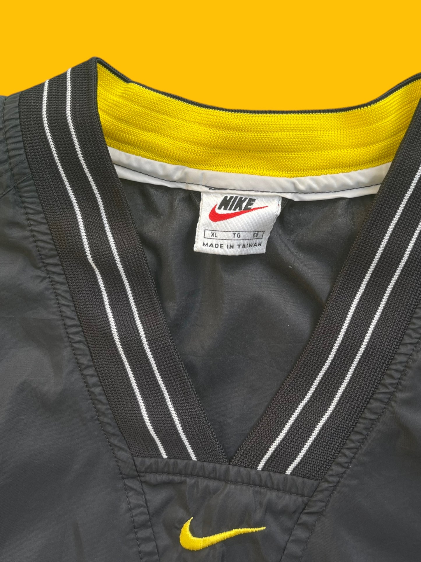 VINTAGE NIKE PULLOVER (L)