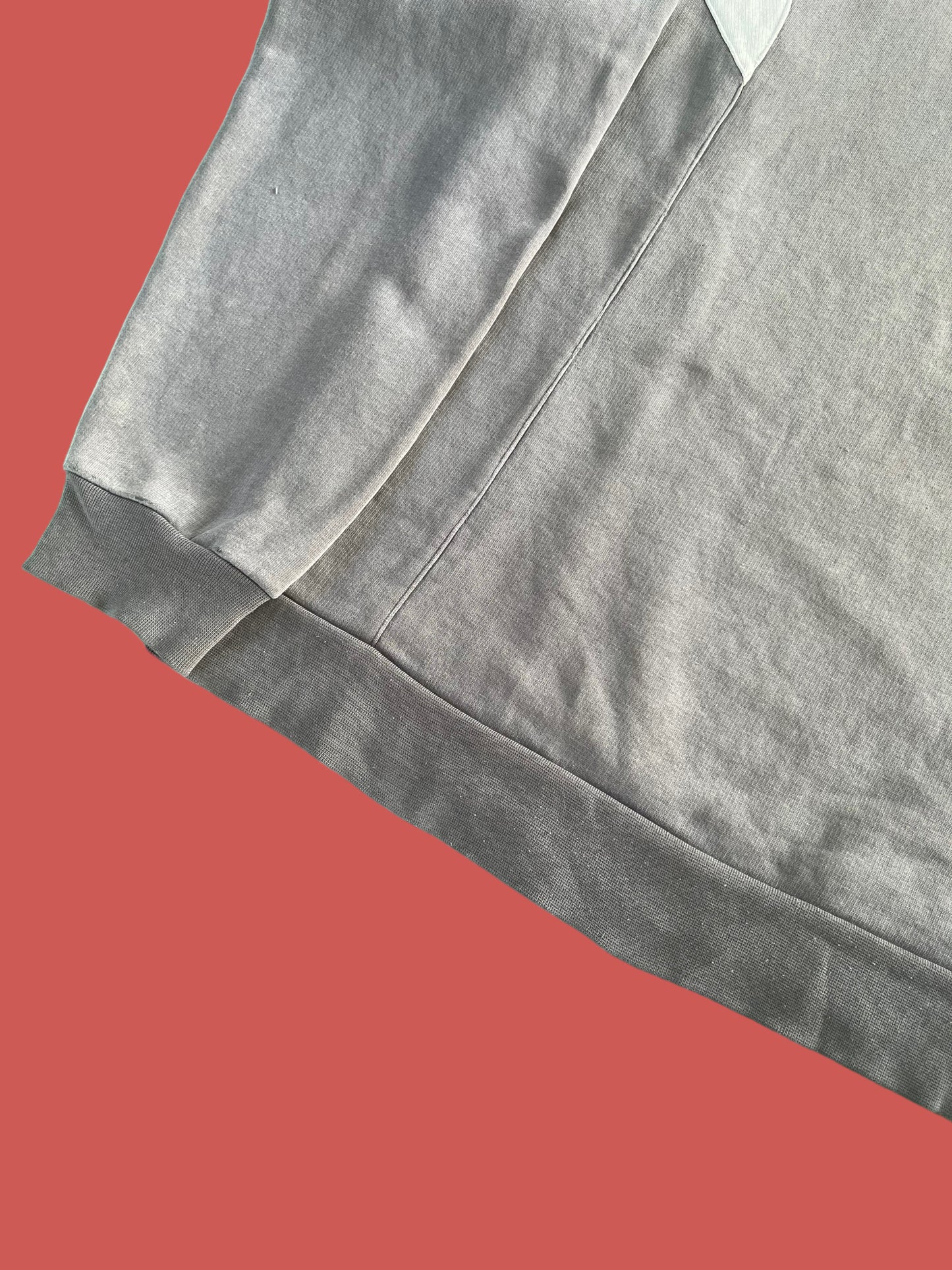 VINTAGE ADIDAS CREWNECK (L)