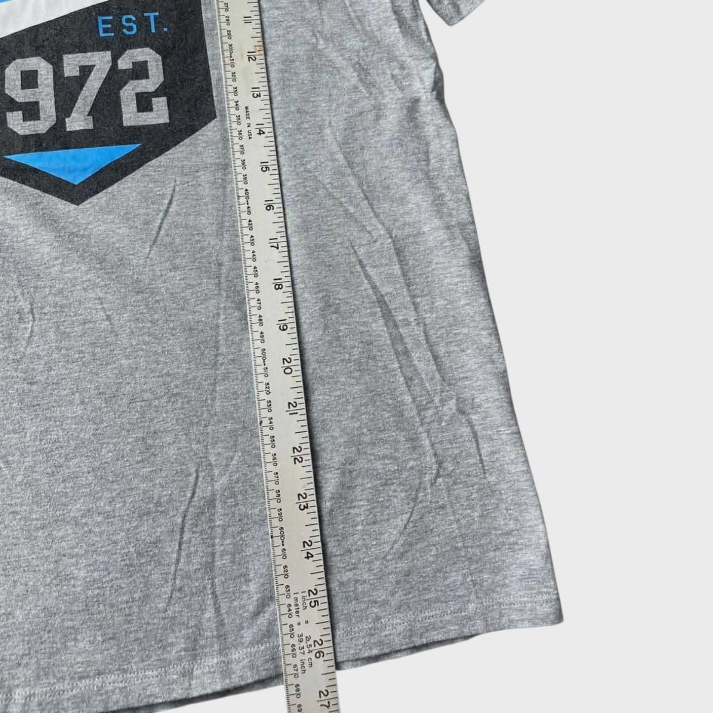 NIKE GREY GRAPHIC TEE (M)