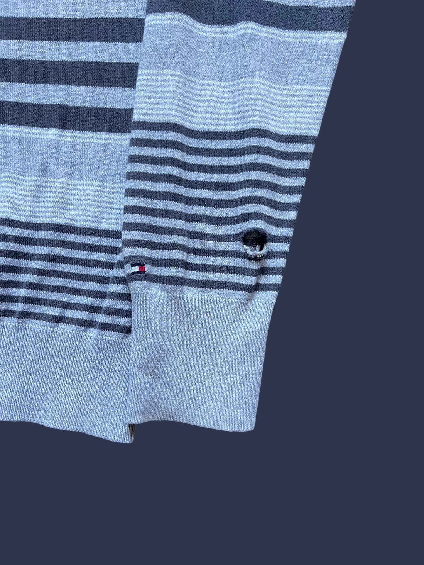 TOMMY HILFIGER SWEATER (M)