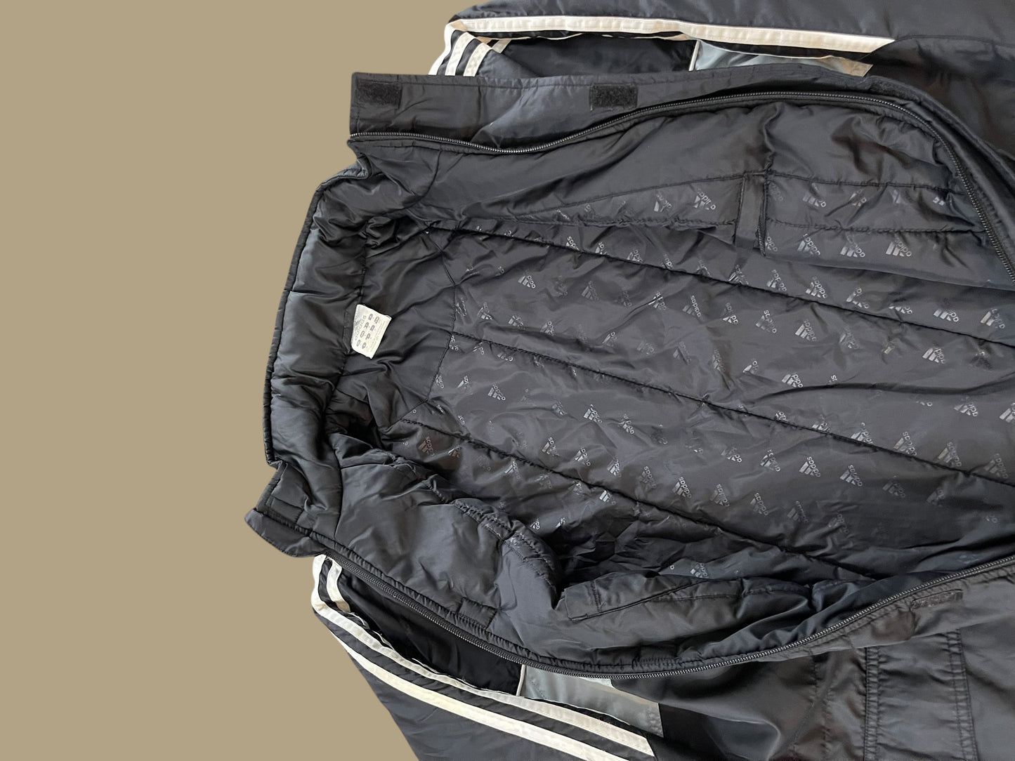 VINTAGE ADIDAS PUFFER JACKET (L)