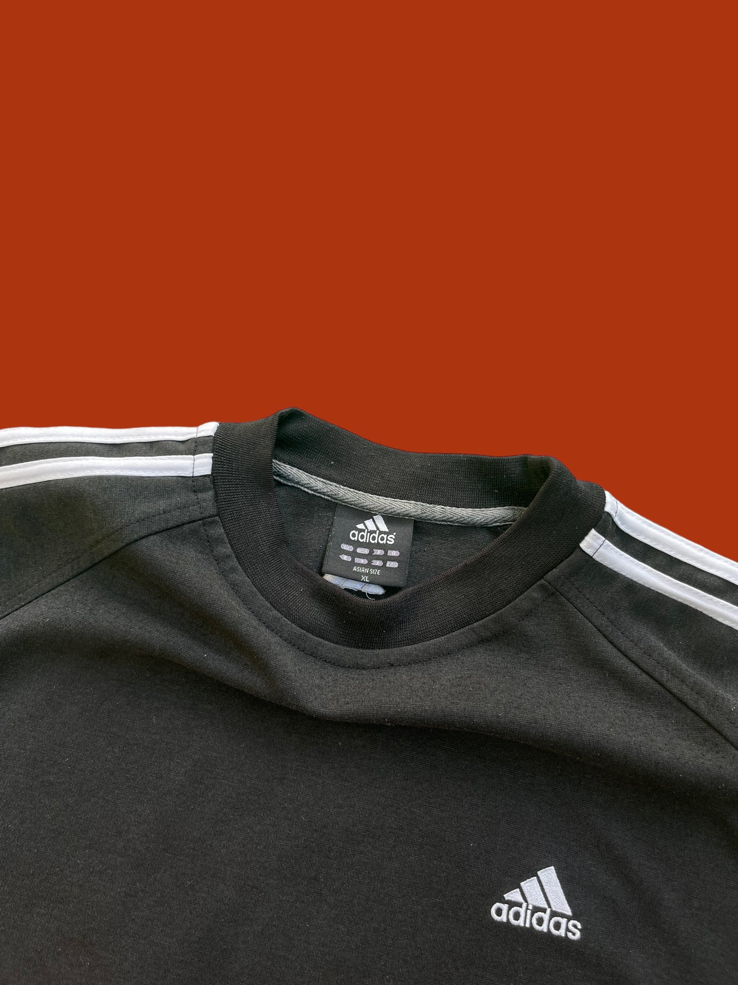 VINTAGE CLASSIC ADIDAS CREWNECK (M)