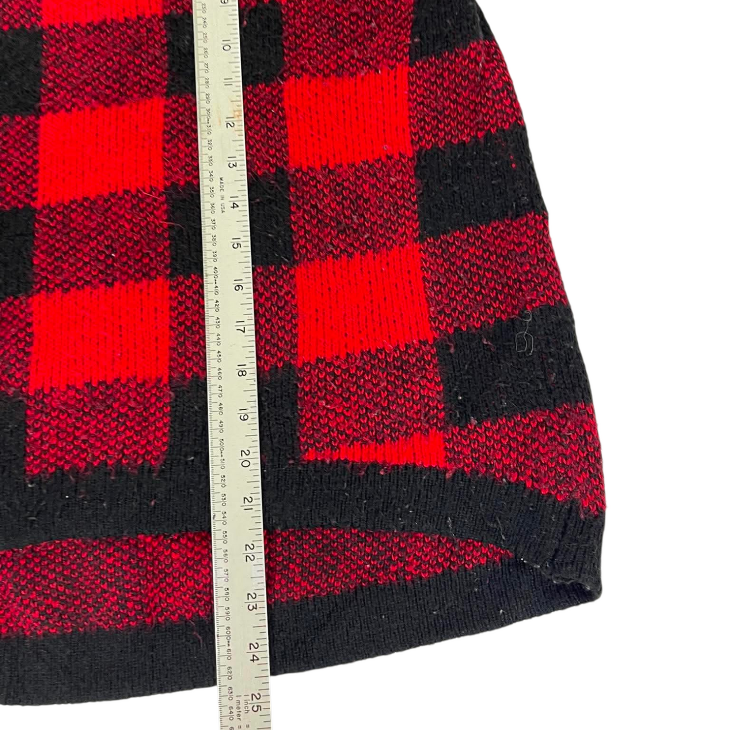 DOTTI RED/BLACK PLAID SWEATER WITH A COZY FEEL (M)