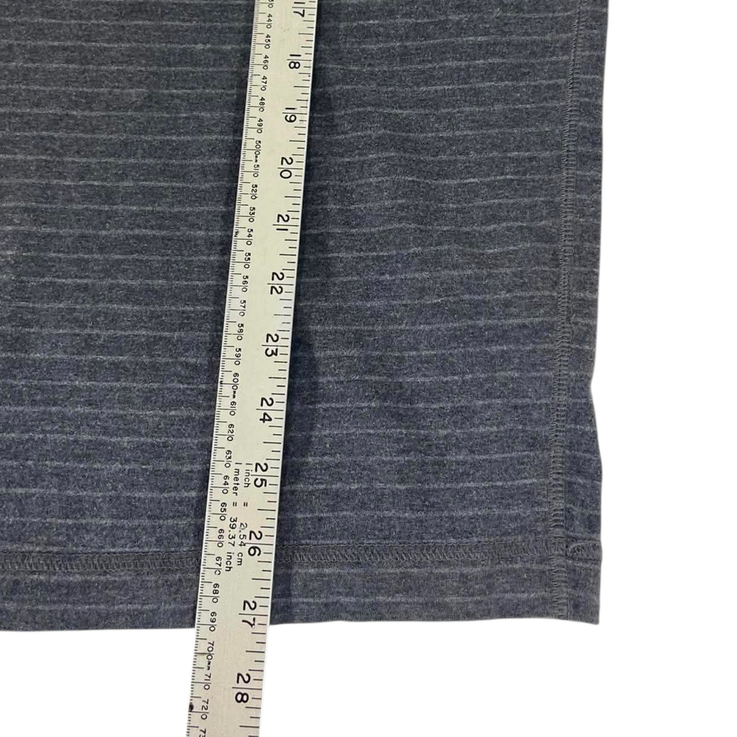 ABERCROMBIE & FITCH V-NECK T-SHIRT (BEST FIT M)