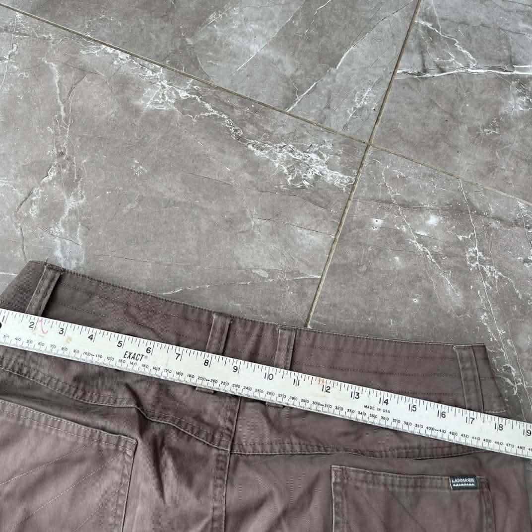 Y2K KATHMANDU BROWN CARGO SHORTS (14)