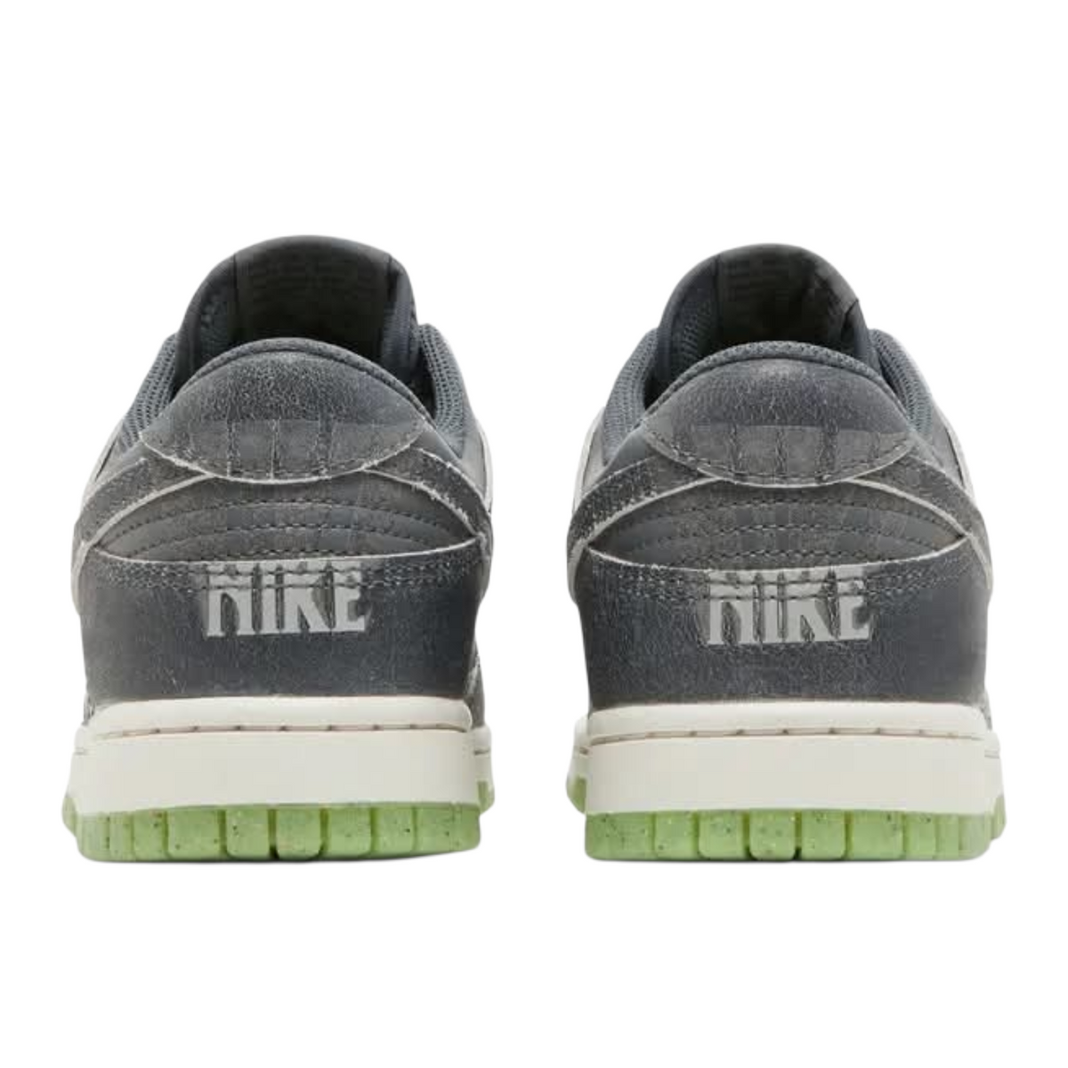 NIKE DUNK LOW HALLOWEEN GLOW IN THE DARK (7Y)