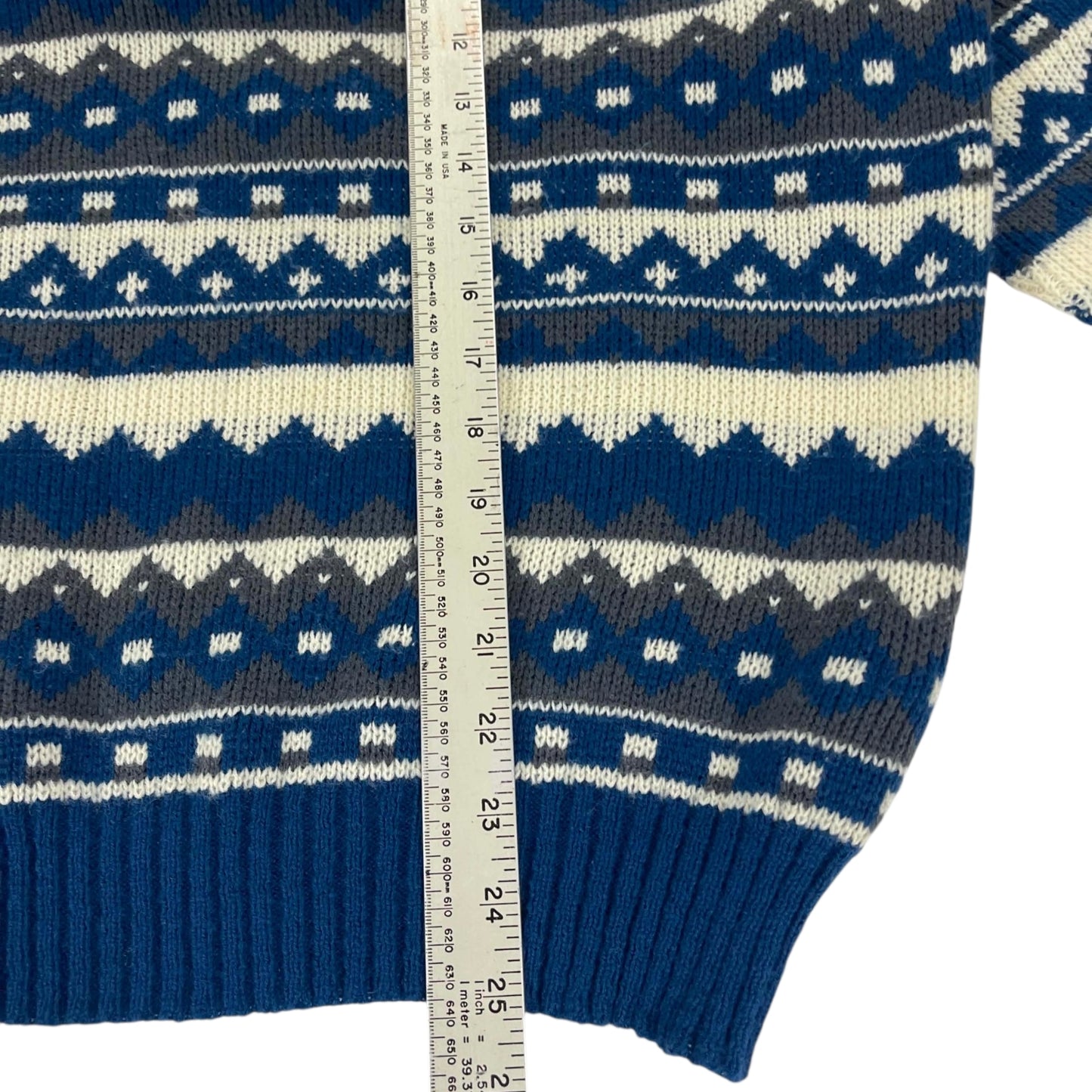 90S BLUE & CREAM GEOMETRIC V-NECK (L)