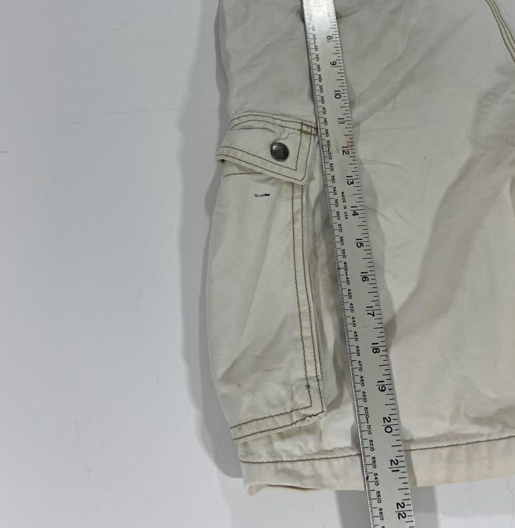 TRASHED CARHARTT CREAM CARGO SHORTS (32)