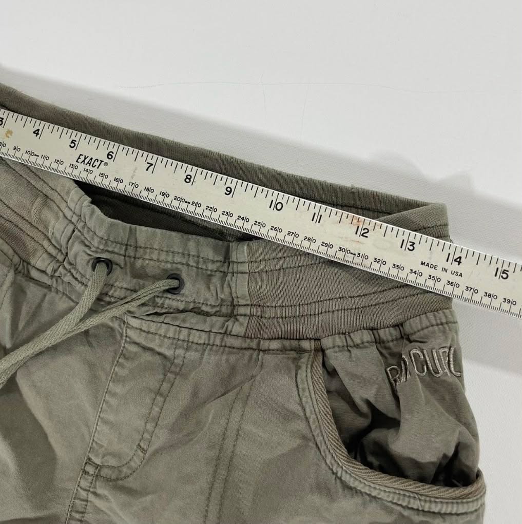 RIP CURL KHAKI CARGO SHORTS WITH ADJUSTABLE WAIST AND POCKETS (10)