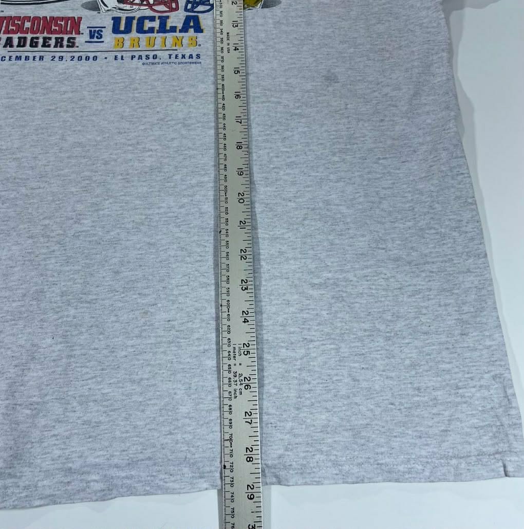 2000 WISCONSIN BADGERS VS UCLA BRUINS GREY TEE (XL)