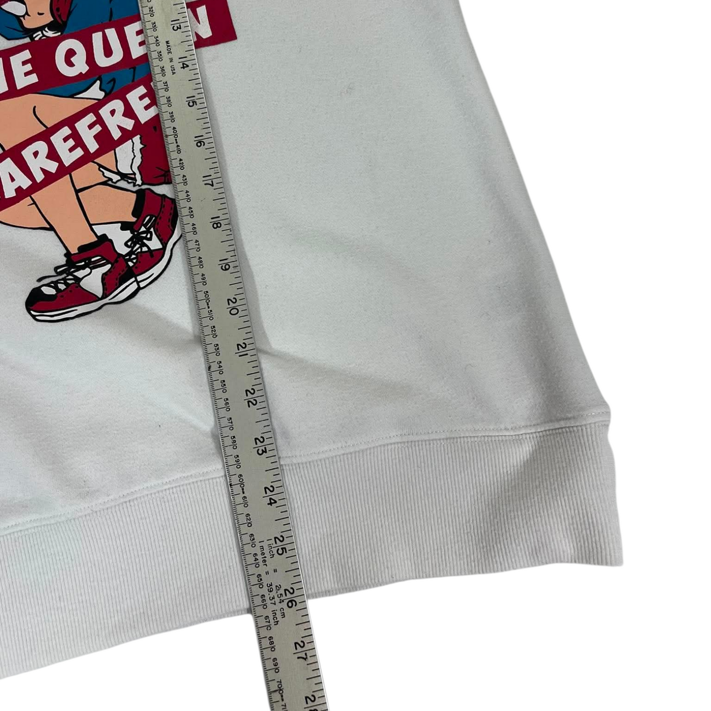 VINTAGE EMBROIDERED BETTY BOOP X T.O. THE QUEEN OF CAREFREE WHITE SWEATSHIRT (M)