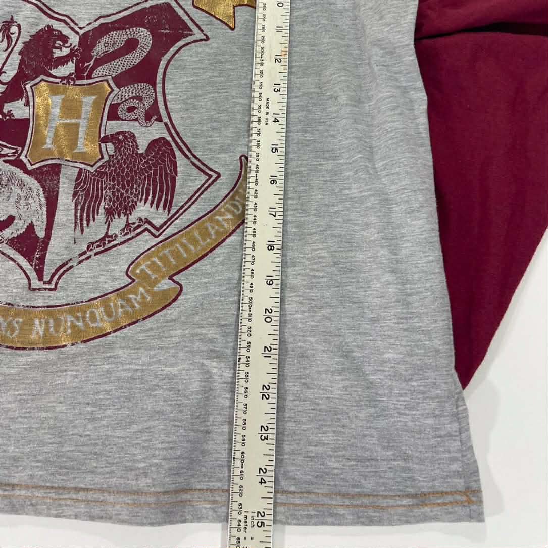 HARRY POTTER HOGWARTS GREY AND BURGUNDY LONG SLEEVE TOP (L-XL)