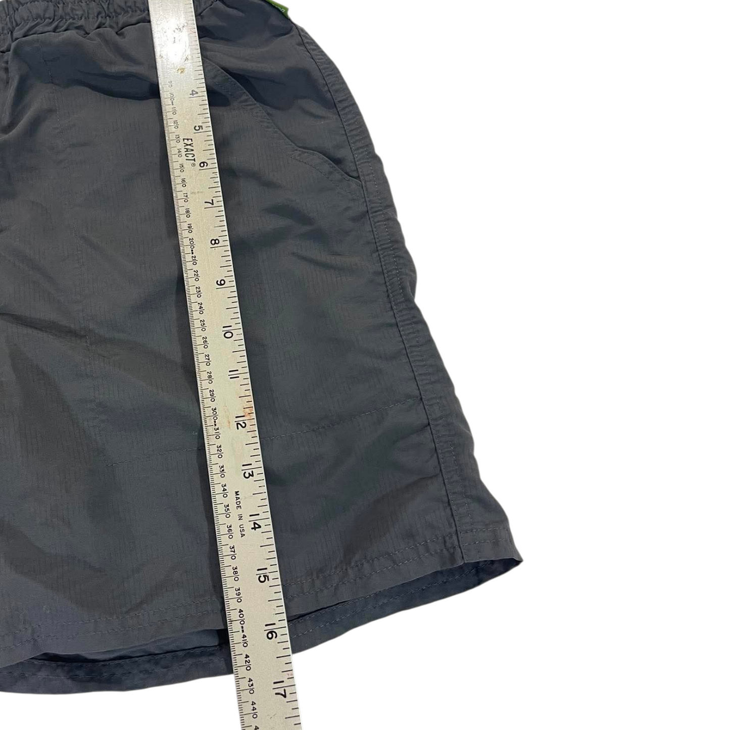 KATHMANDU COOL GREY SHORTS (L)