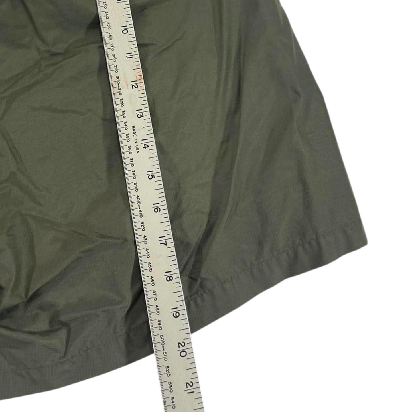 NIKE CARGO SHORTS (BEST FIT LARGE)