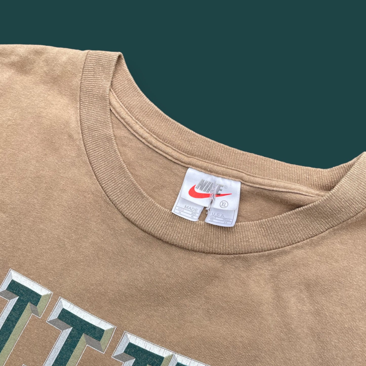 VINTAGE NIKE SHIRT (XL)
