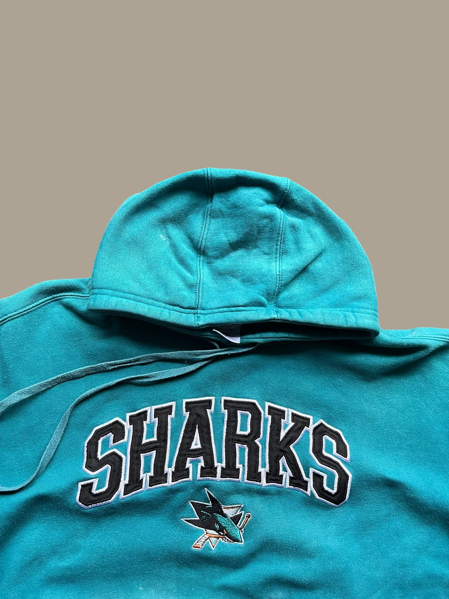 VINTAGE EMBROIDERED SHARKS HOODIE (M)