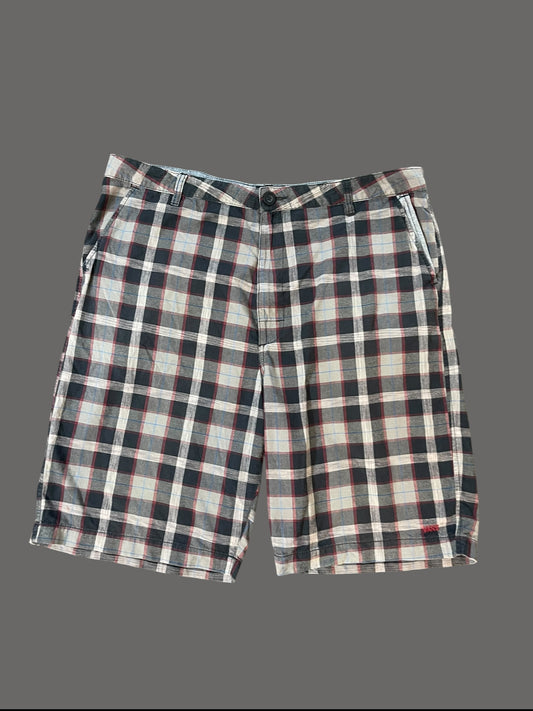 VINTAGE VANS SHORTS (38)