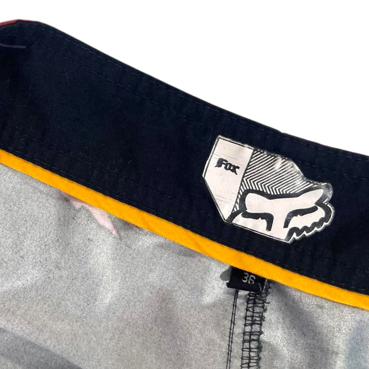 Y2K FOX RACING BOARD SHORTS (BEST FIT 34)