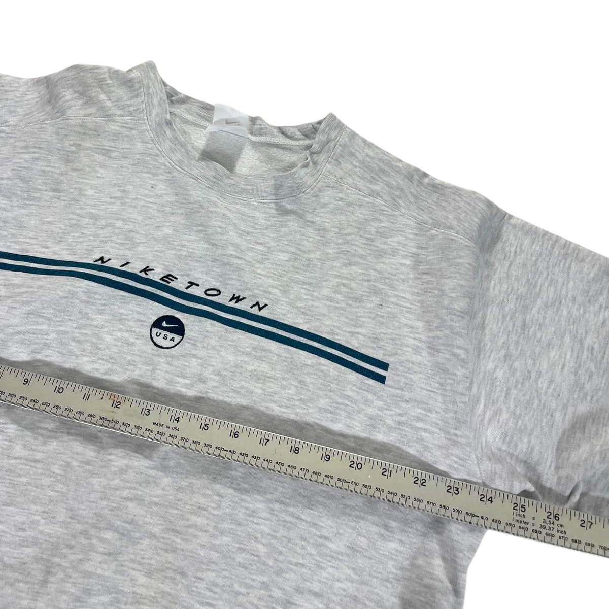 VINTAGE NIKE GRAY CREWNECK (LARGE)