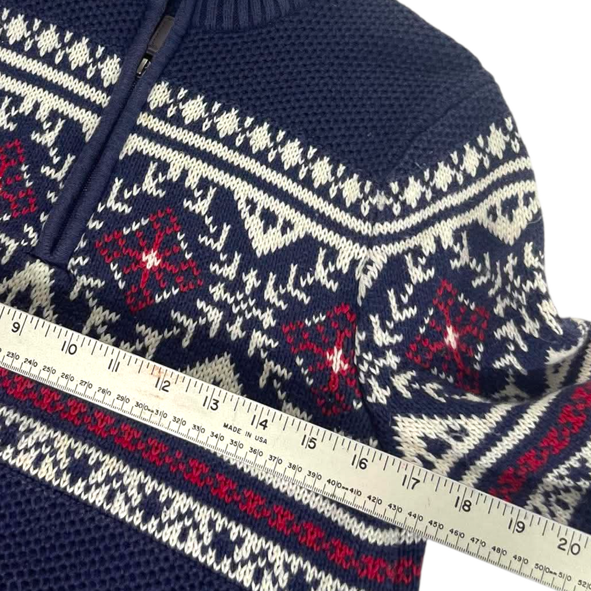 IZOD NAVY BLUE SWEATER (S - M)