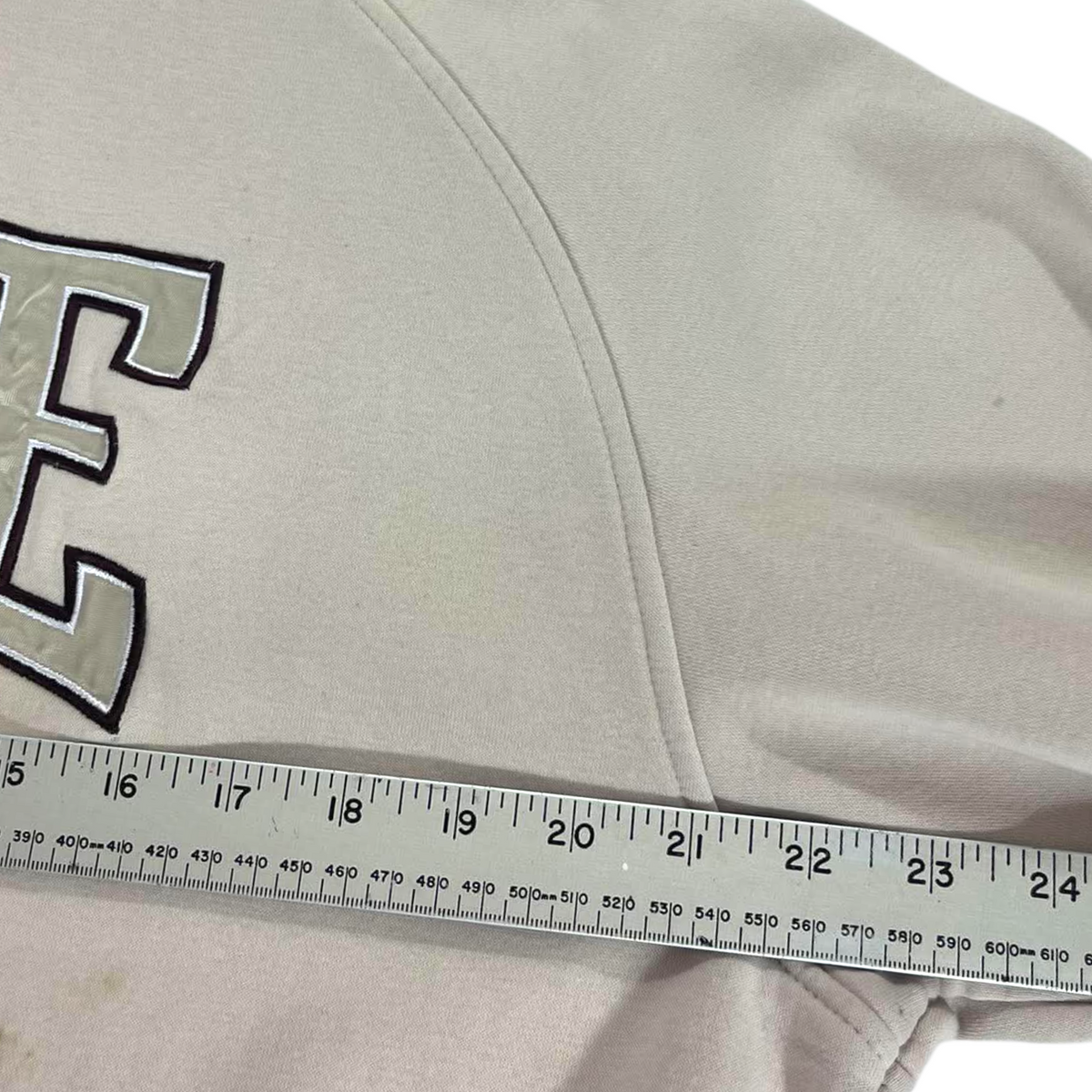 NIKE BEIGE SPELLOUT HOODIE (L - XL)