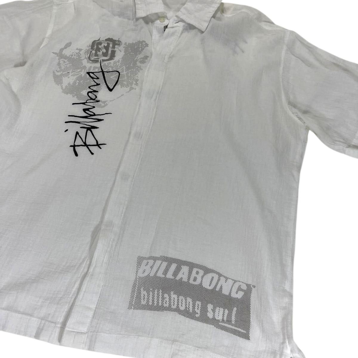 BILLABONG WHITE BUTTON UP SHIRT (BEST FIT XL)