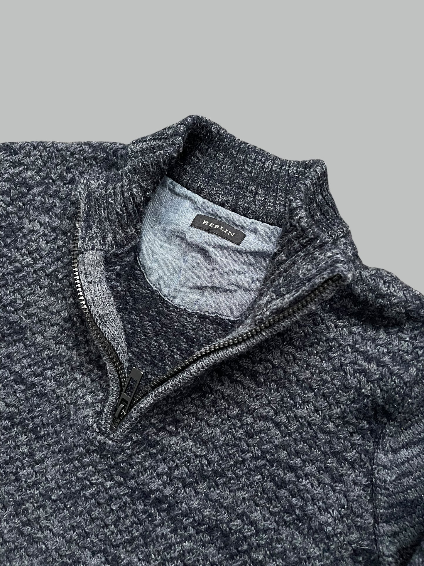 VINTAGE BERLIN 100% WOOL (M)