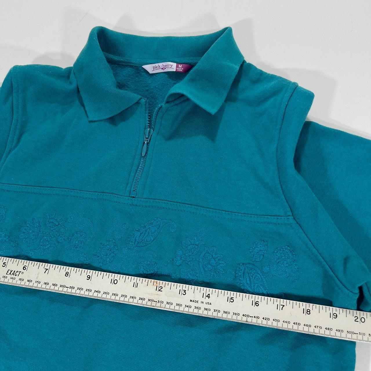 VINTAGE PICK A BERRY TEAL QUARTER ZIP SWEATSHIRT WITH PAISLEY EMBROIDERY (M)