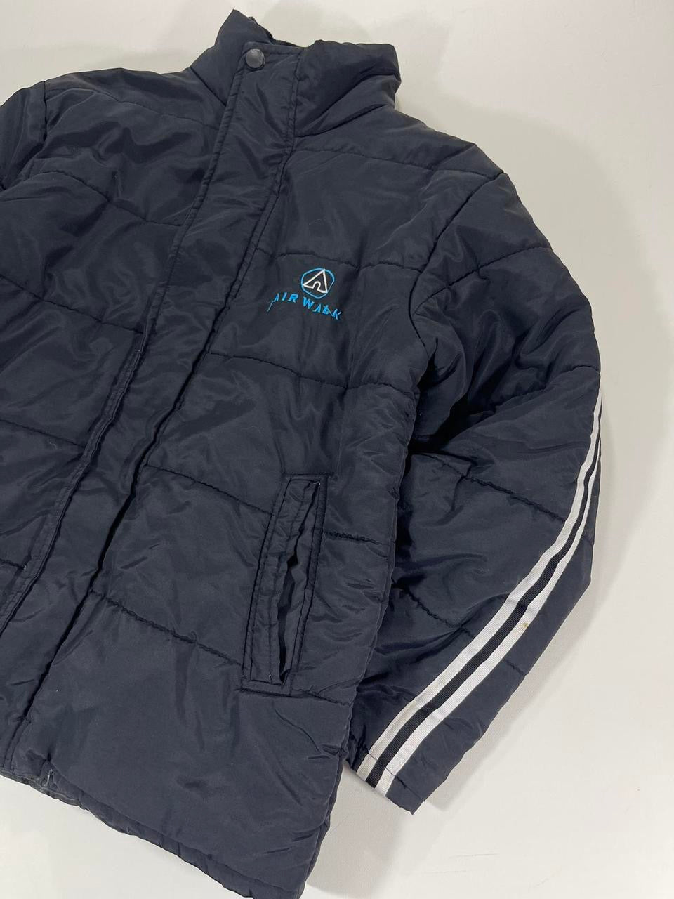 VINTAGE AIRWALK BLACK PUFFER JACKET WITH BLUE LOGO (M)