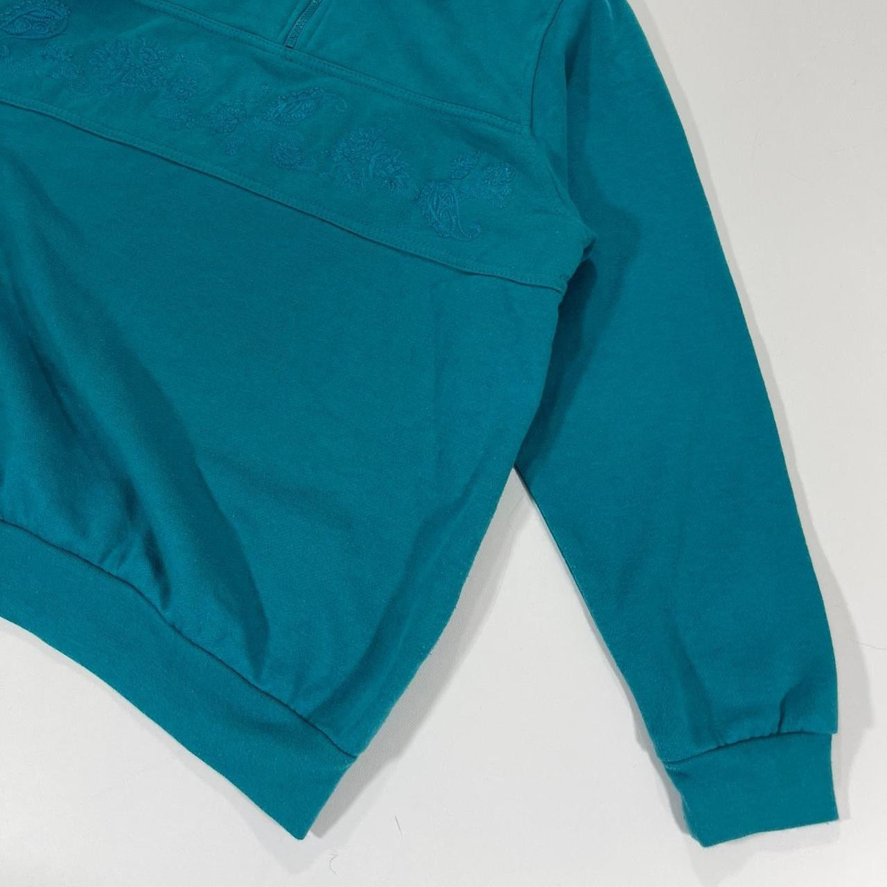 VINTAGE PICK A BERRY TEAL QUARTER ZIP SWEATSHIRT WITH PAISLEY EMBROIDERY (M)