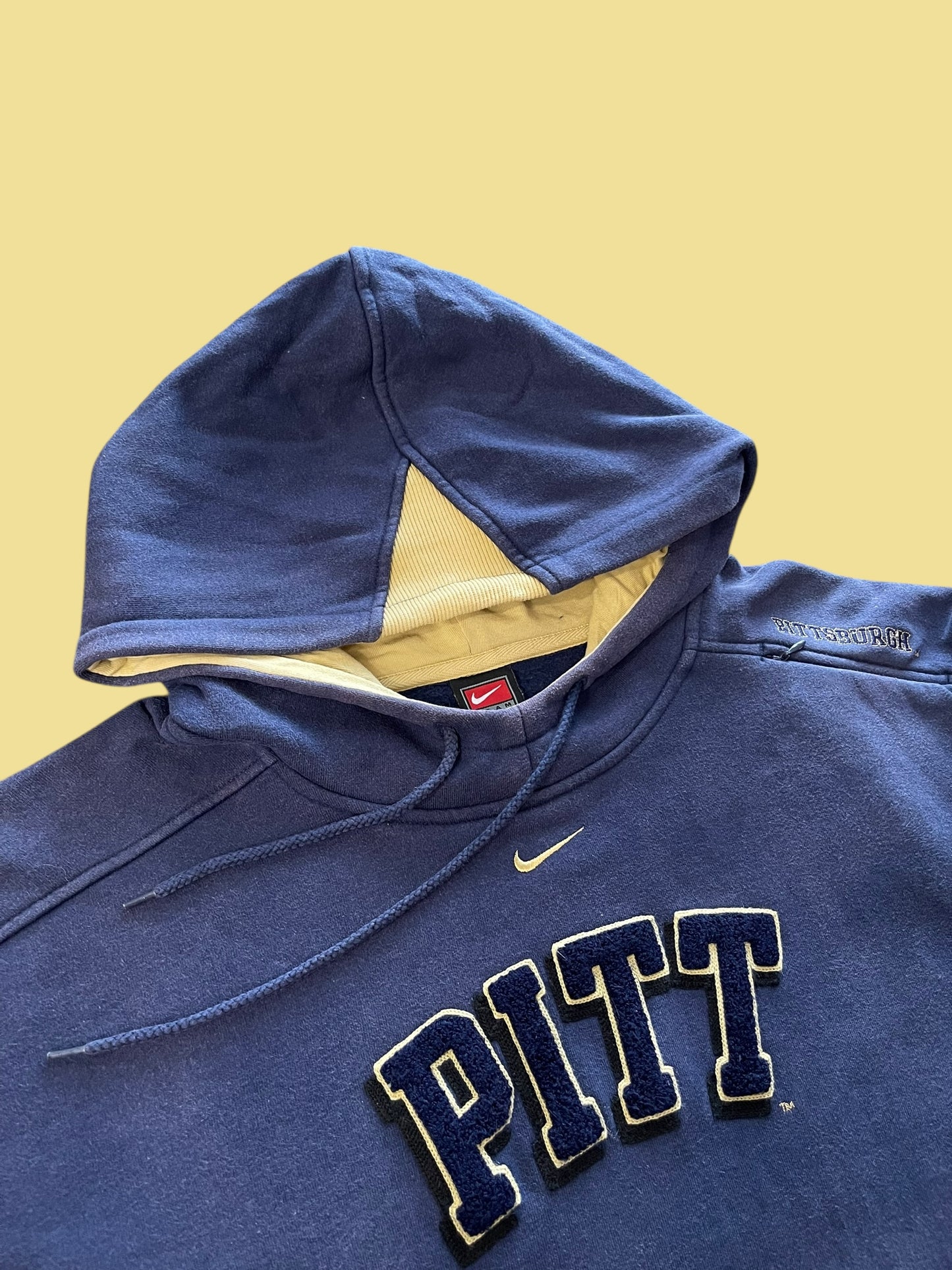 VINTAGE NIKE PITT HOODIE (L TO XL)
