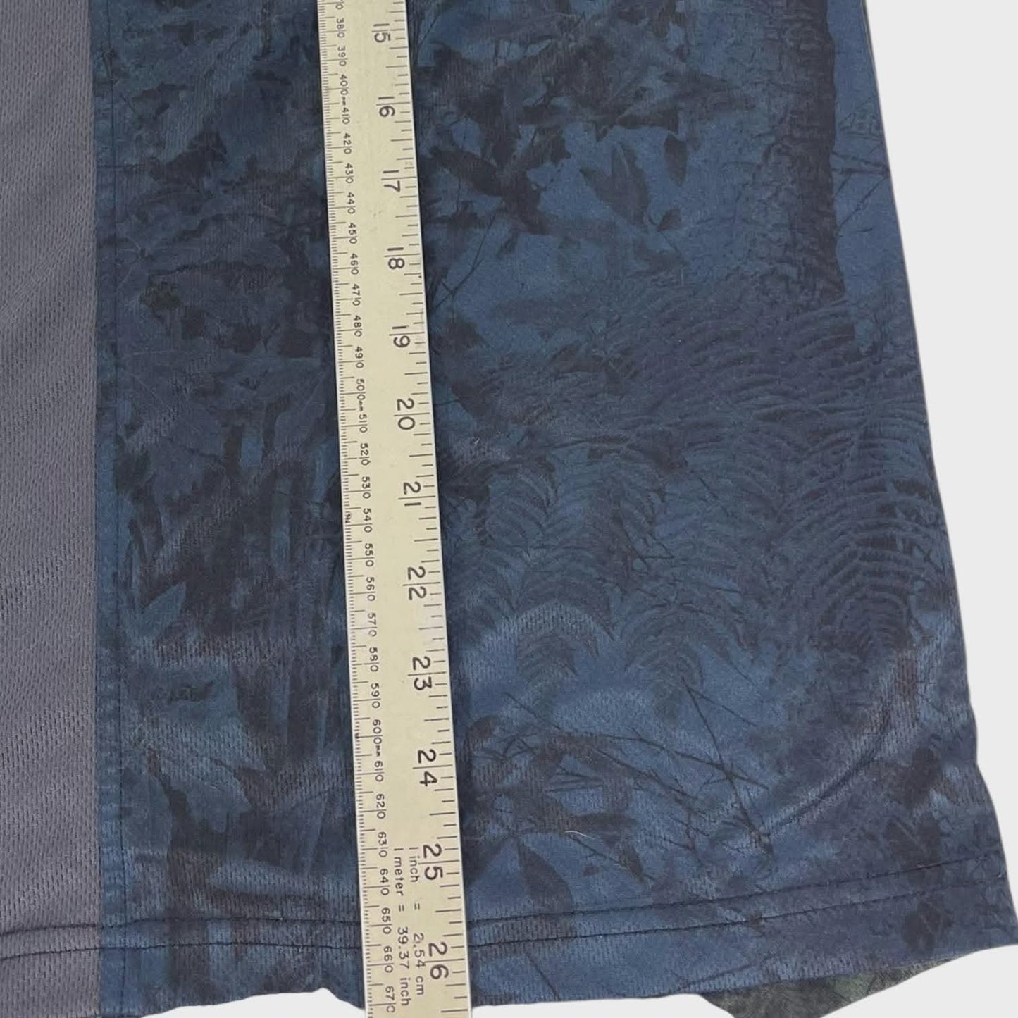 HUNTING & FISHING NEW ZEALAND MULTICOLIURED TEE (S-M)