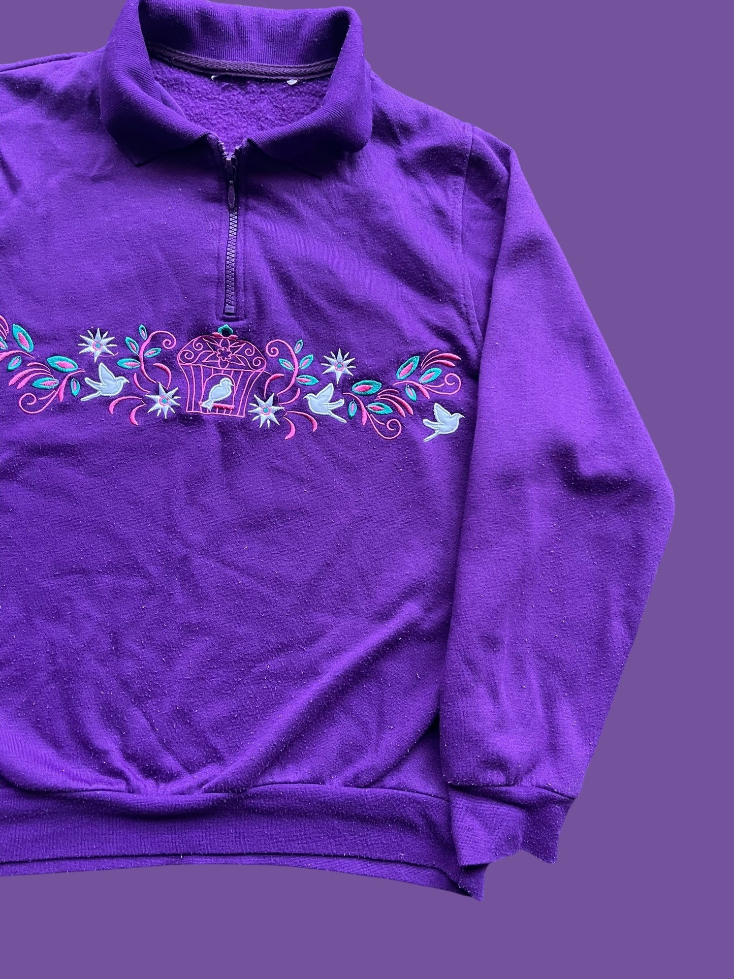 VINTAGE EMBROIDERED PURPLE FLOWER DOVE QUARTERZIP (M)