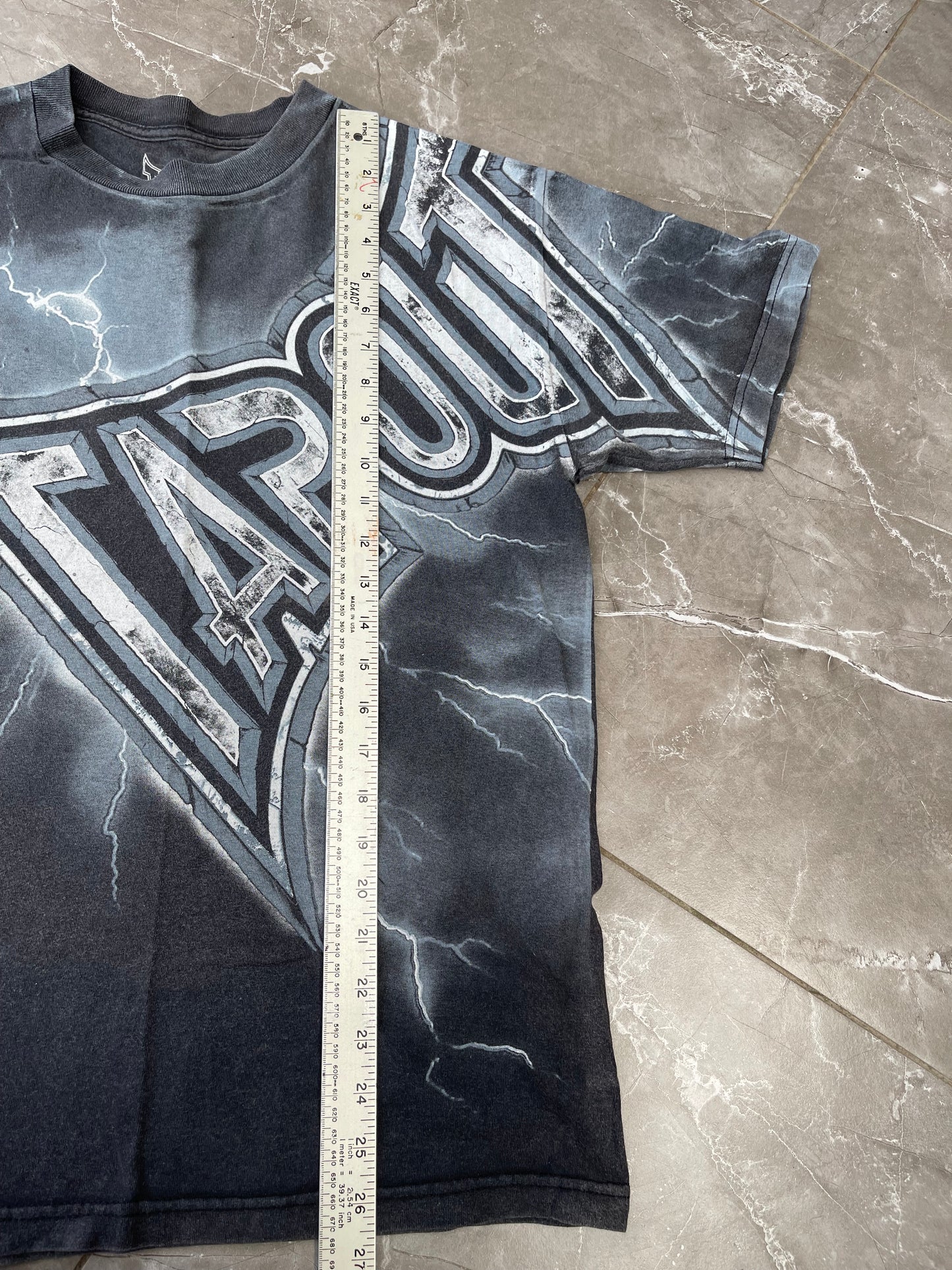 Y2K TAPOUT SHIRT (M)