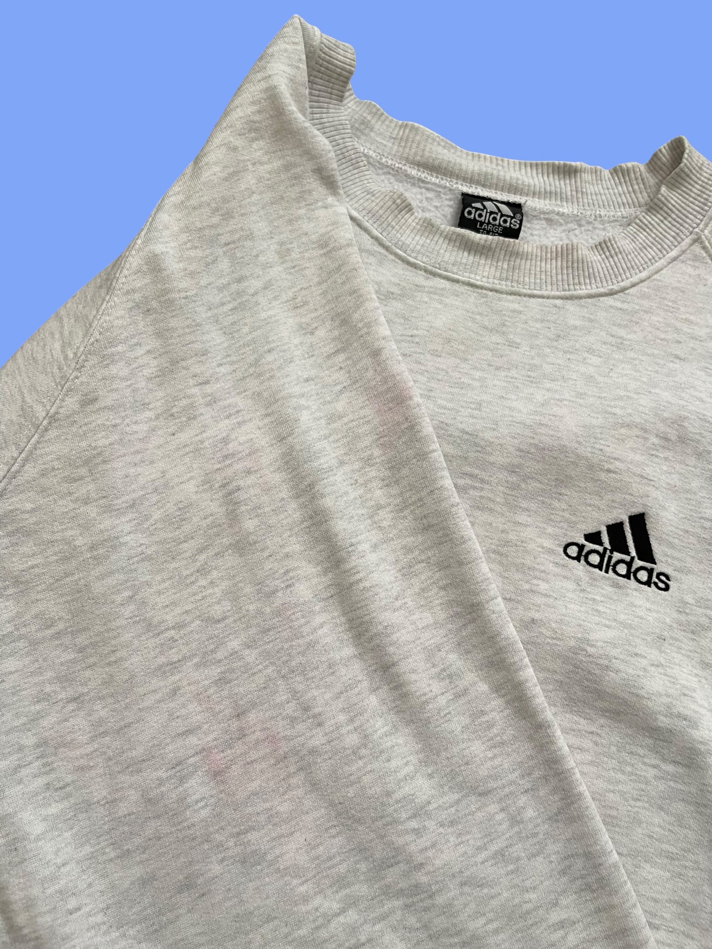 VINTAGE ADIDAS ESSENTIAL CREWNECK (L)