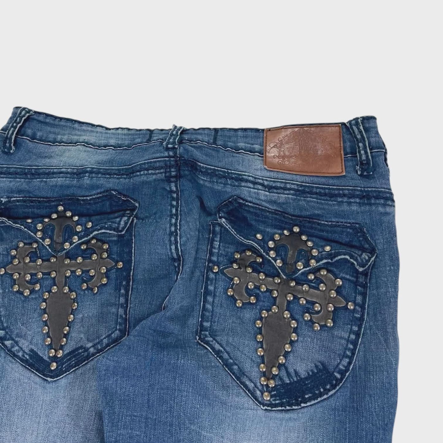 Y2K NEW LONDON LOW RISE BLUE JEANS WITH STUDDED CROSS DESIGN (32)