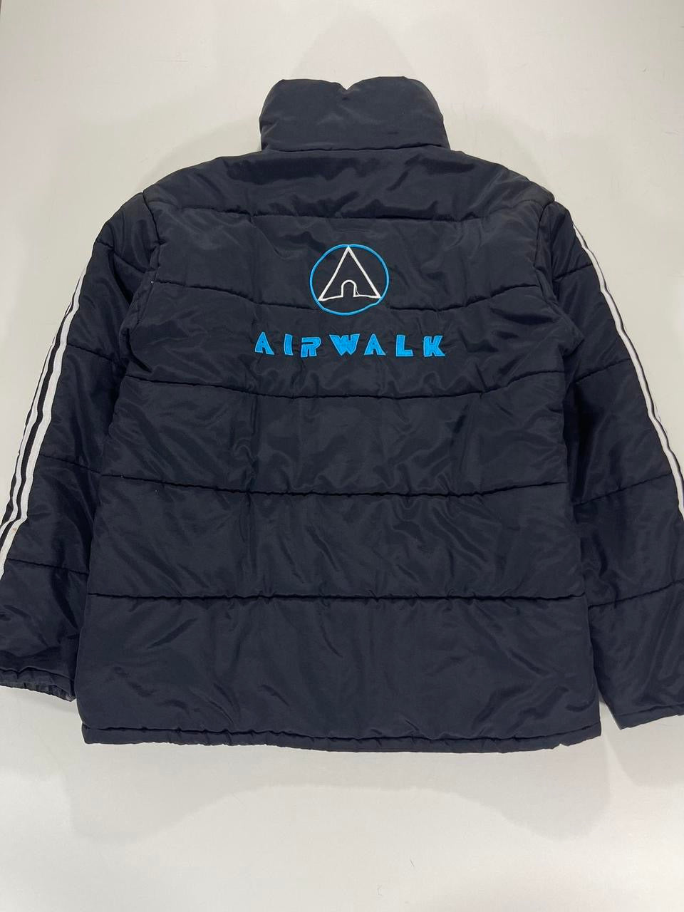 VINTAGE AIRWALK BLACK PUFFER JACKET WITH BLUE LOGO (M)