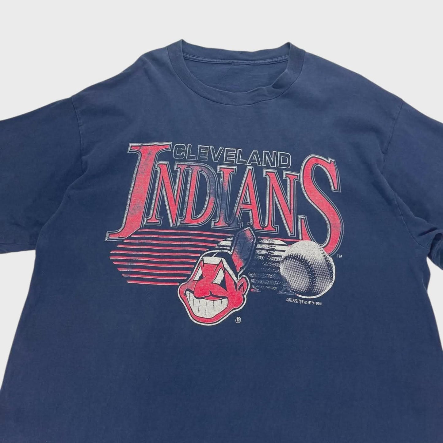 90S CLEVELAND INDIANS MLB GRAPHIC NAVY T-SHIRT (L)