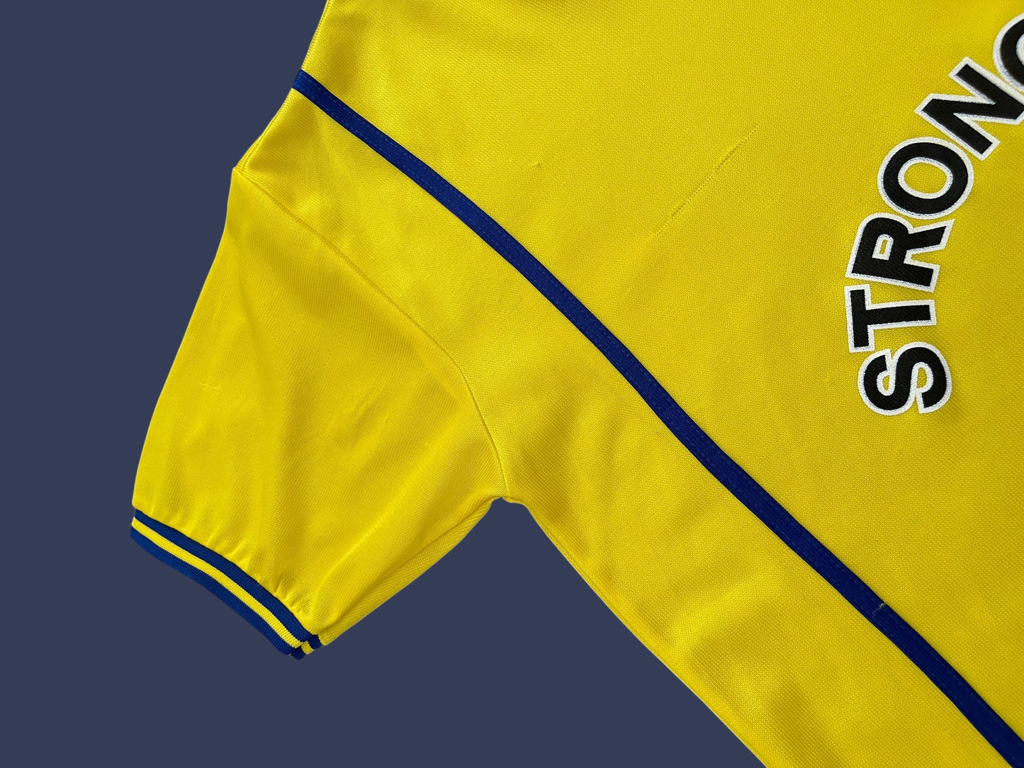 LUFC STRONGBOW KIT (L)