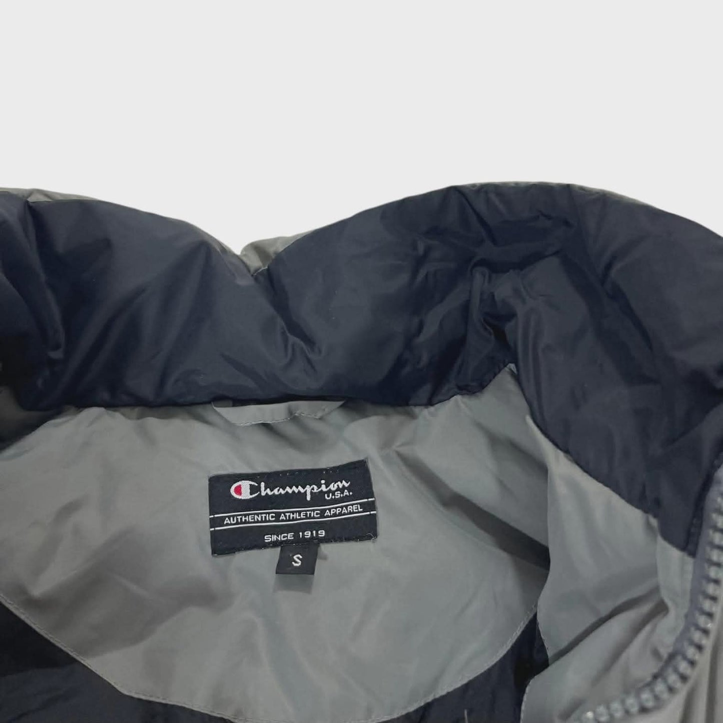 CHAMPION GREY PUFFER JACKET (S)