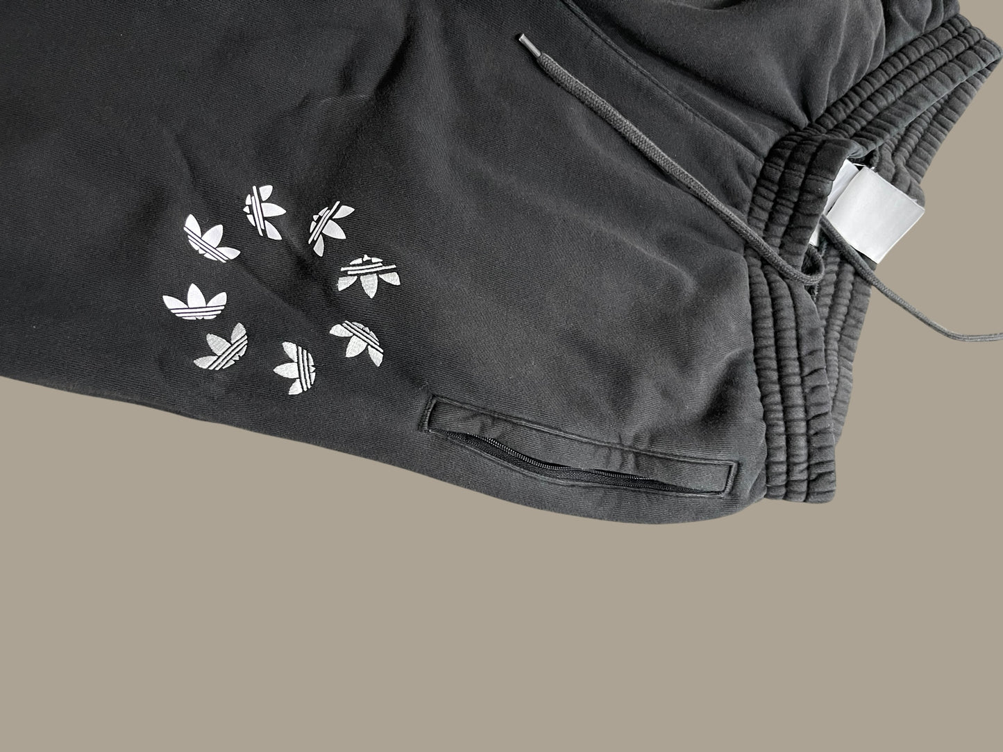 ADIDAS MULTI LOGO PANTS (M/L)