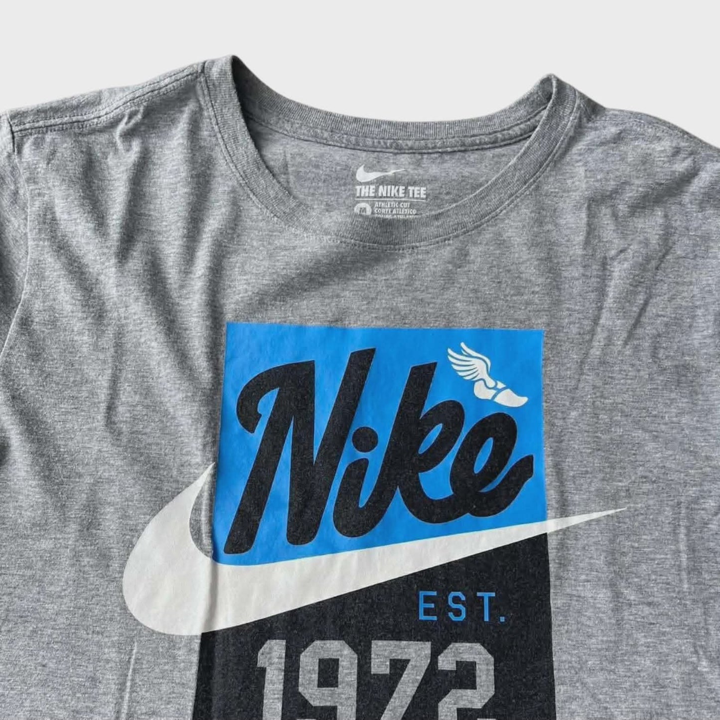 NIKE GREY GRAPHIC TEE (M)