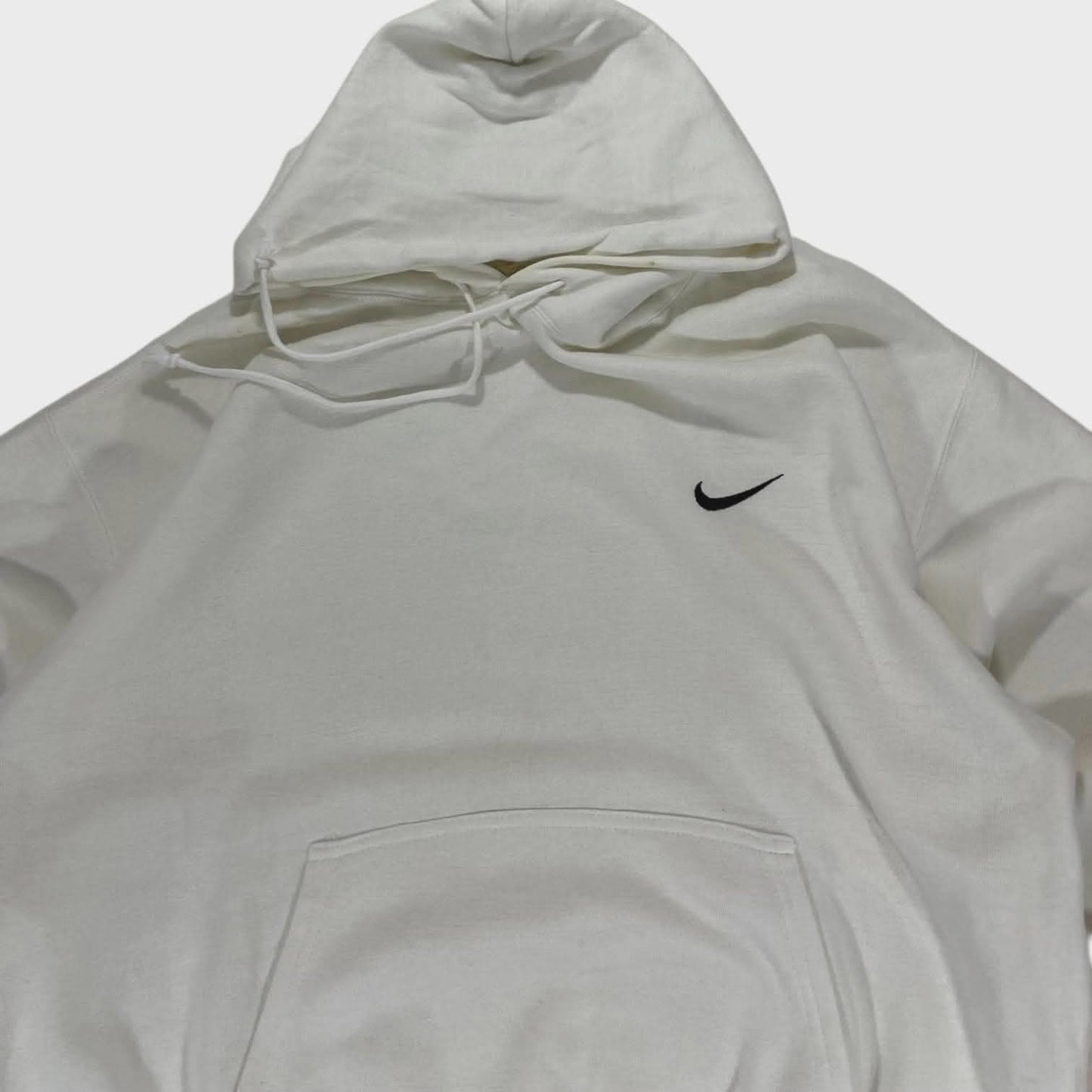 VINTAGE NIKE WHITE EMBROIDERED SWOOSH HOODIE (L)