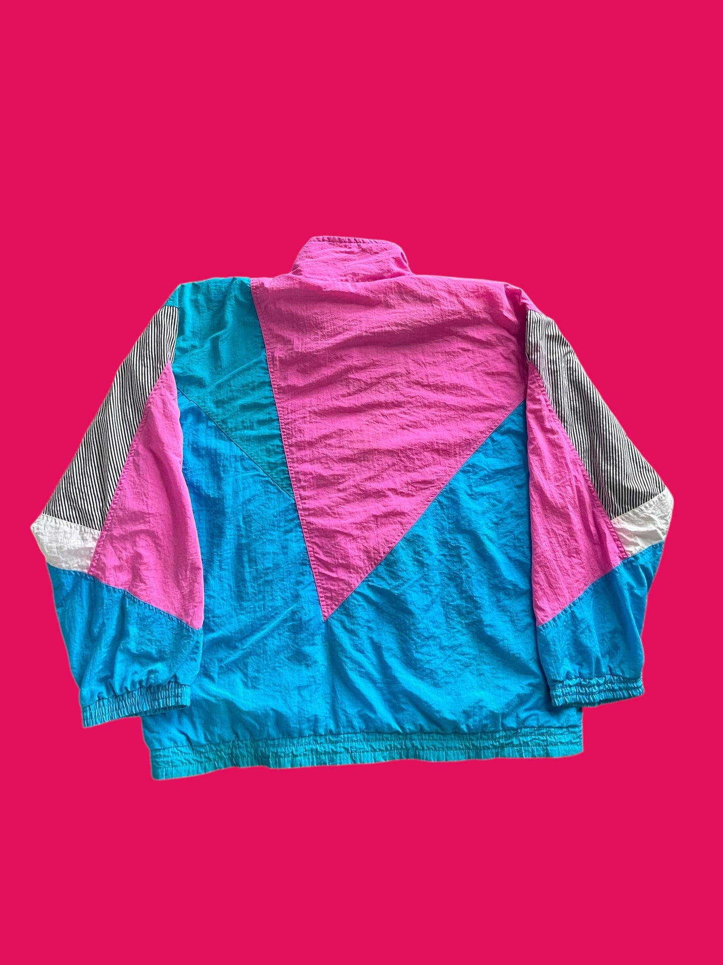 VINTAGE 90s WINDBREAKER (M TO L)