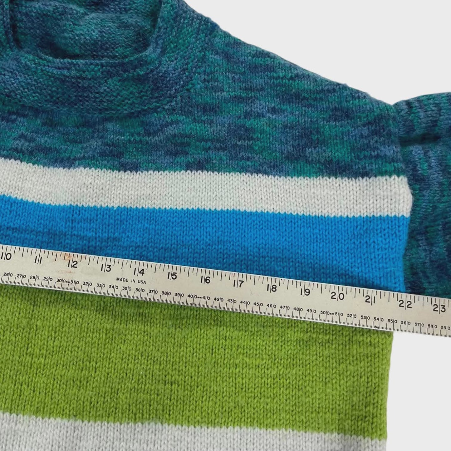 VINTAGE STRIPED SWEATER WITH A UNIQUE PATTERN (M)